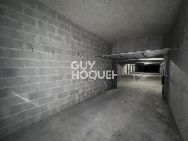 Garage à louer - 34 Allée des Deux Mondes 38100 GRENOBLE