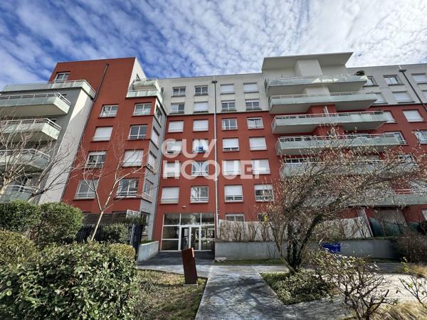 Garage à louer - 34 Allée des Deux Mondes 38100 GRENOBLE