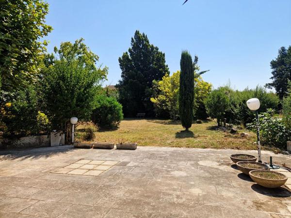 Mas provençal 9 pièces avec jardin proche de Saint Rémy de Provence