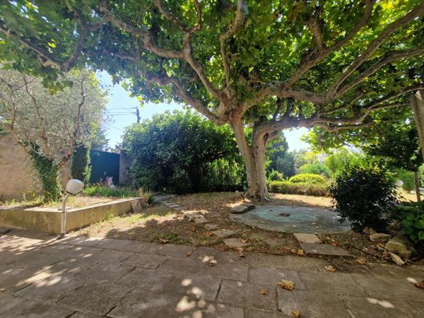 Mas provençal 9 pièces avec jardin proche de Saint Rémy de Provence