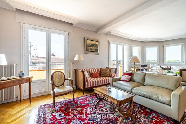 Appartement au dernier étage avec garage et stationnement