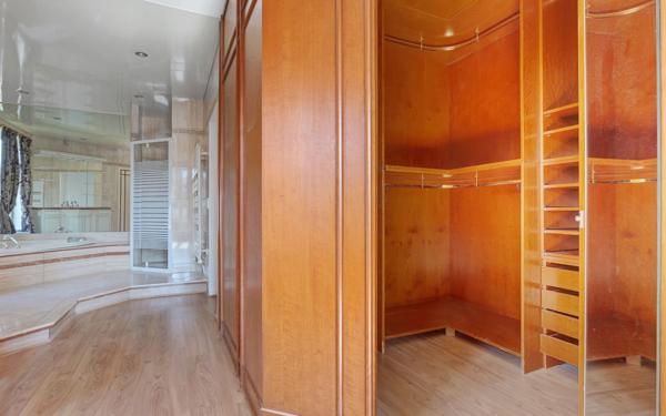 Maison à vendre    7 pièces • 286 m2 Crosne