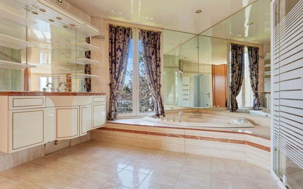 Maison à vendre    7 pièces • 286 m2 Crosne