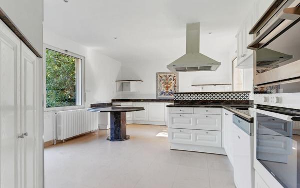 Maison à vendre    7 pièces • 286 m2 Crosne