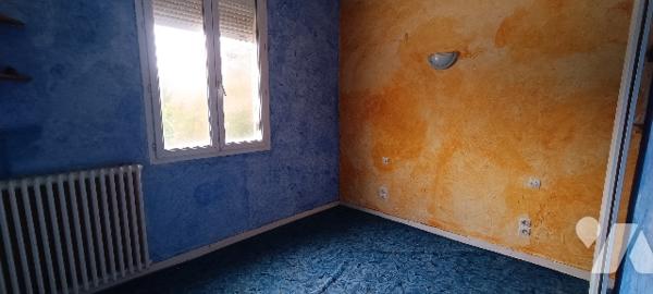 À vendre Souppes-sur-Loing maison à rénover de 4 pièces et +  avec terrain de 1461 m², dépendances.