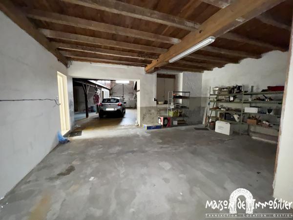 Vente Maison de ville - 6 pièces - Véranda, cour et Garage de plus de 100m² - COGNAC Centre-ville
