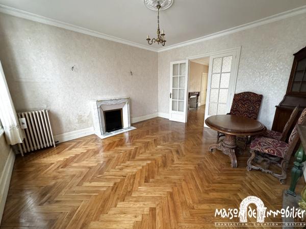 Vente Maison de ville - 6 pièces - Véranda, cour et Garage de plus de 100m² - COGNAC Centre-ville
