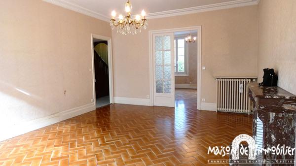 Vente Maison de ville - 6 pièces - Véranda, cour et Garage de plus de 100m² - COGNAC Centre-ville