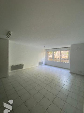Nouveauté 
ÉTAP!LES
Appartement 62 m2  2 chambres + 2 places de parking couverte et non couverte