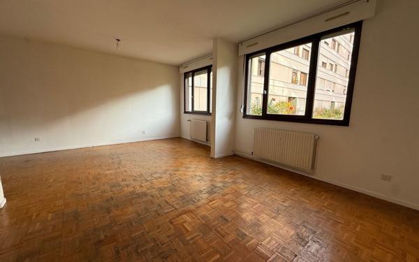 Appartement à vendre    2 pièces • 42 m2 Lyon 7