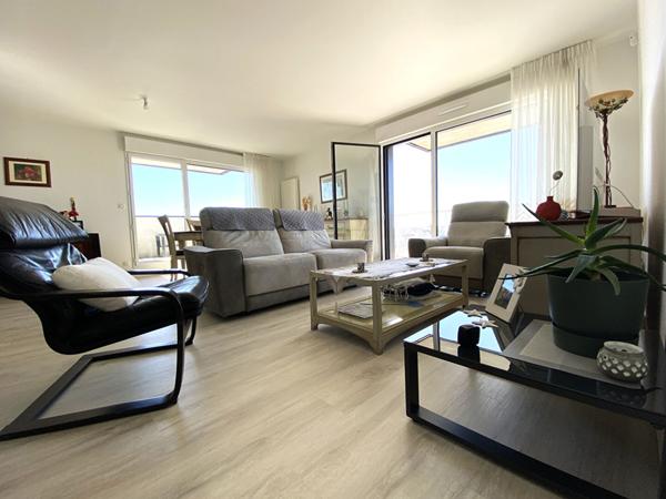 Appartement à vendre à Vannes 5 pièces ascenseur terrasse parking garage cave