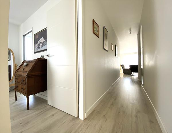 Appartement à vendre à Vannes 5 pièces ascenseur terrasse parking garage cave