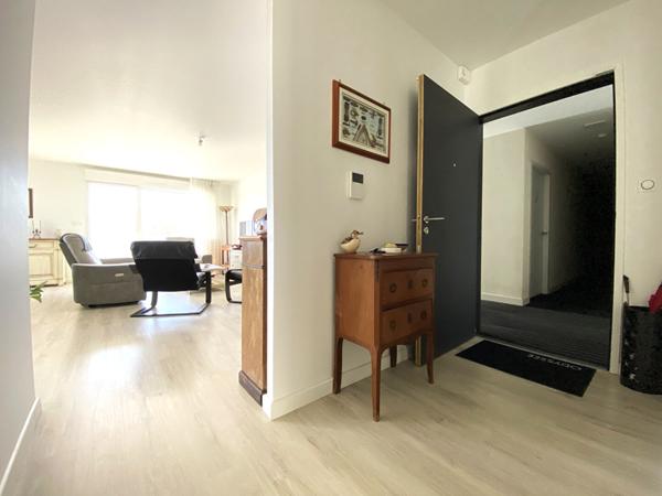 Appartement à vendre à Vannes 5 pièces ascenseur terrasse parking garage cave