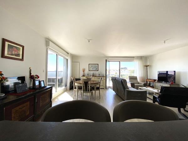 Appartement à vendre à Vannes 5 pièces ascenseur terrasse parking garage cave