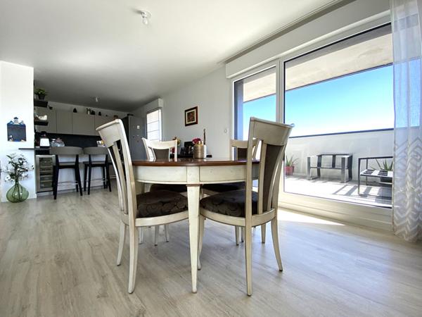 Appartement à vendre à Vannes 5 pièces ascenseur terrasse parking garage cave