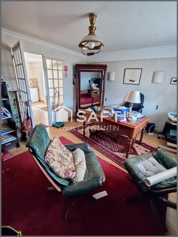 Maison familiale lumineuse sur 2 niveaux , avec 5 chambres et possibilité investissement locatif avec T1 au rdc sur terrain plus de 1000m2 avec dépendances et garages