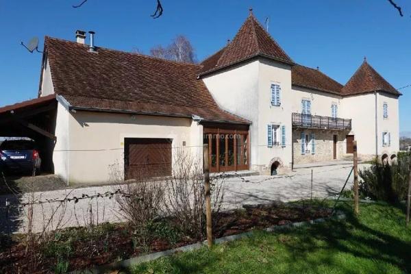 Vente Château 10 pièces 252 m2 à Savigny-en-Revermont