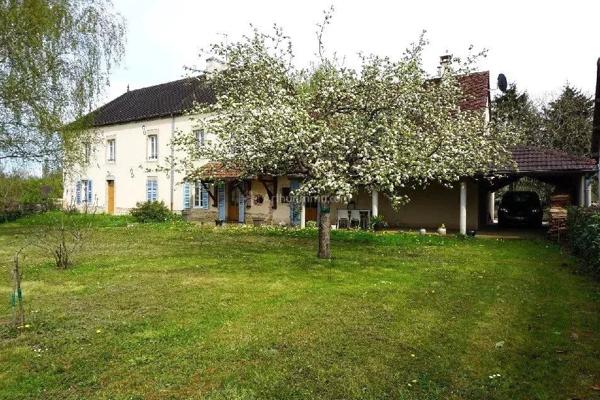 Vente Château 10 pièces 252 m2 à Savigny-en-Revermont