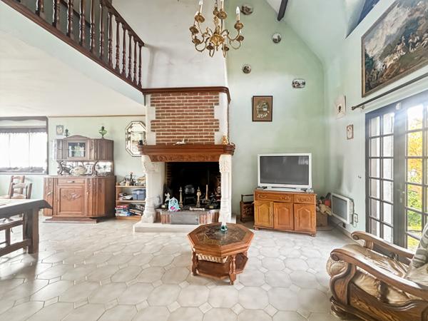 À VENDRE - MAISON LINAS - 5 PIÈCES - TERRAIN 1145M2 - 3 CHAMBRES