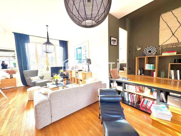 Superbe maison de ville au charme atypique type loft 190m2 5 chambres garage double piscine