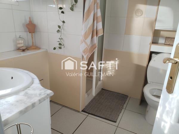 Maison T5 de 1989 de 150m² sur 755m² de terrain avec piscine garage