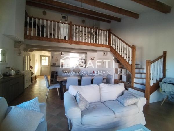 Maison T5 de 1989 de 150m² sur 755m² de terrain avec piscine garage