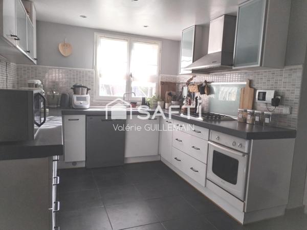 Maison T5 de 1989 de 150m² sur 755m² de terrain avec piscine garage