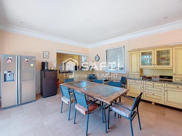 Propriété d’exception avec vue sur le Mont Vinaigre – Prestations haut de gamme, espace, sécurité et autonomie énergétique.