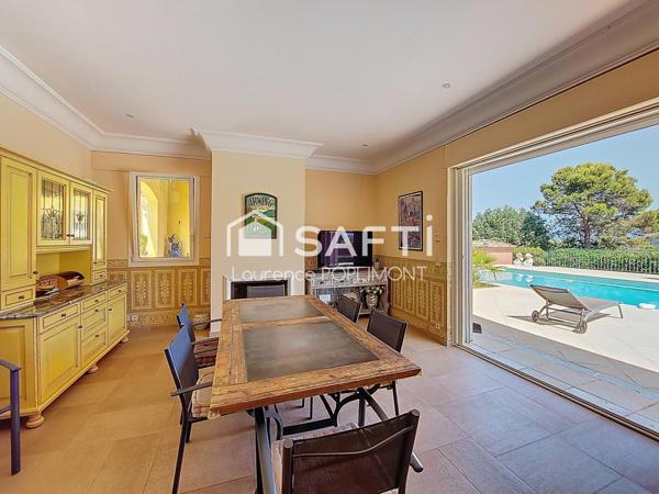 Propriété d’exception avec vue sur le Mont Vinaigre – Prestations haut de gamme, espace, sécurité et autonomie énergétique.