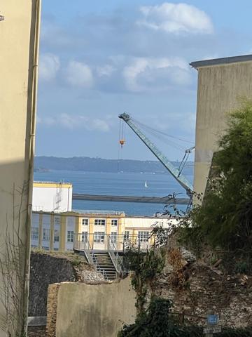 A VENDRE - RIVE DROITE - T4 - 66 M2 - 2 CHAMBRES - BALCON - PARKING