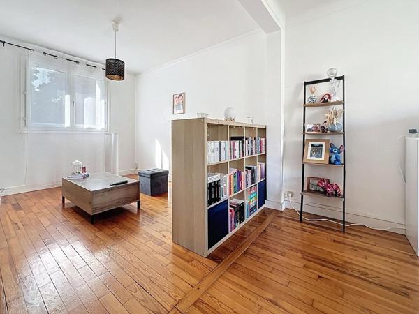 A VENDRE - RIVE DROITE - T4 - 66 M2 - 2 CHAMBRES - BALCON - PARKING