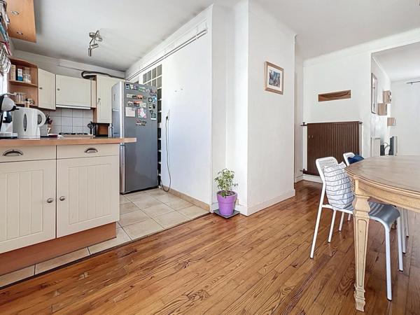 A VENDRE - RIVE DROITE - T4 - 66 M2 - 2 CHAMBRES - BALCON - PARKING