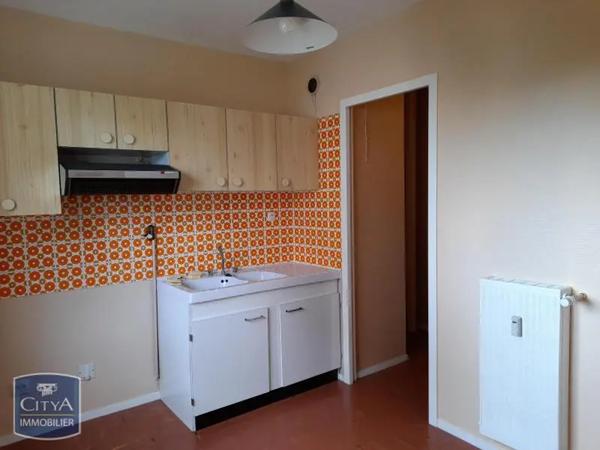 Appartement à louer 3 pièces 67.12m² Angoulême (16000)