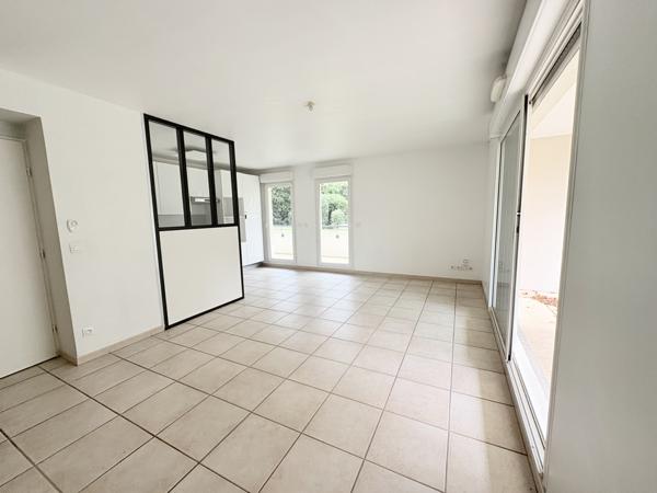 Marseille (13008) APPARTEMENT 3 PIECES EN REZ-DE-JARDIN 8EME VIELLE CHAPELLE/ SOUS COMPROMIS