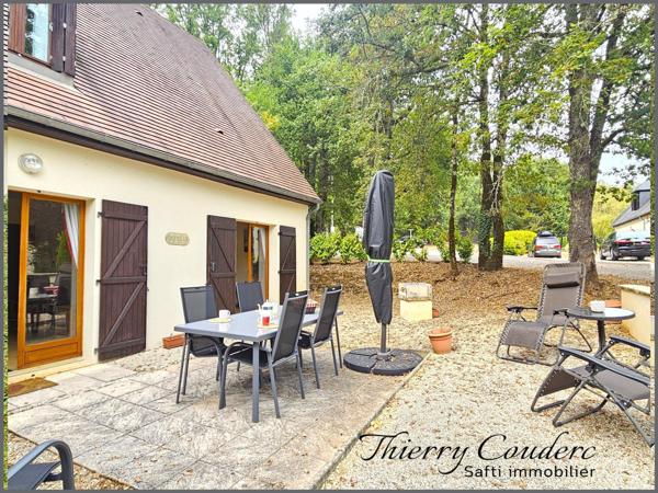 Charmant gîte de 81 m² sur terrain boisé avec piscine chauffée.