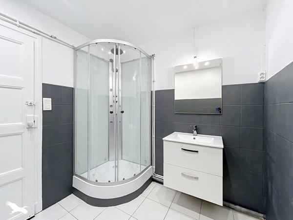 Immeuble à vendre 234 300 € Néris-les-Bains 253 m² DPE B