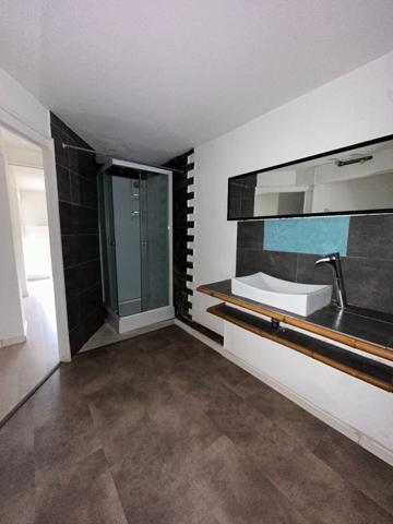 A VENDRE - BORDEAUX NANSOUTY - BARRIERE DE TOULOUSE Appartement T2