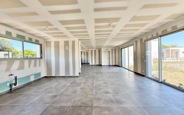 Maison à vendre    7 pièces •  Saint-Médard-en-Jalles