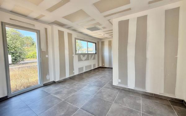 Maison à vendre    7 pièces •  Saint-Médard-en-Jalles