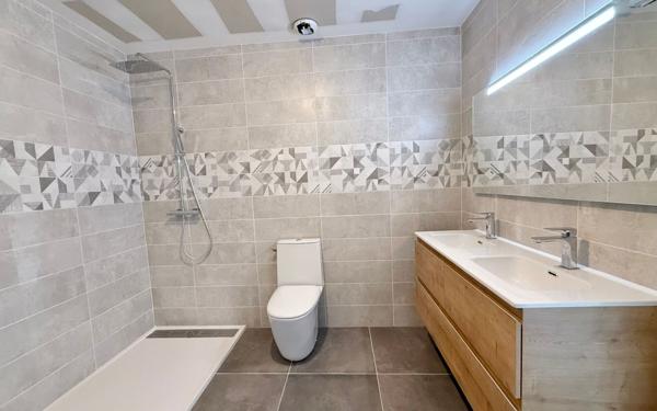 Maison à vendre    7 pièces •  Saint-Médard-en-Jalles