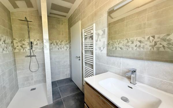 Maison à vendre    7 pièces •  Saint-Médard-en-Jalles