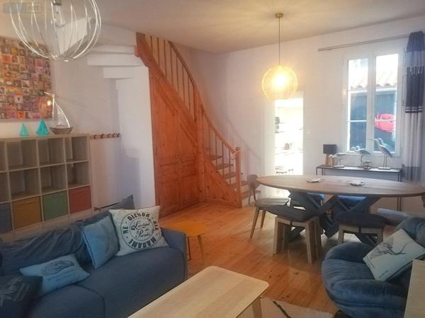 Maison de ville à vendre à Le Château-d'Oléron en Charente-Maritime (17480), ref : FD/JOM/26-02