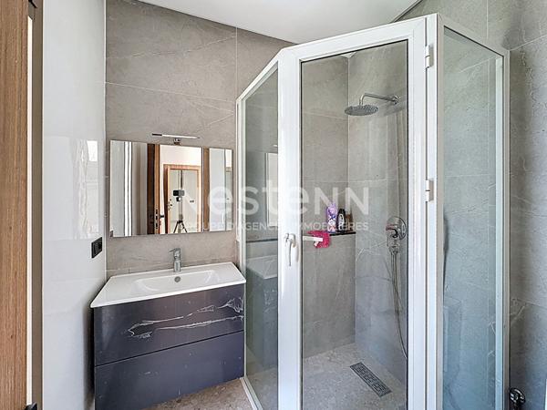 Villa d'architecte moderne de 4 suites route de l'Ourika sur terrain de 1000m2