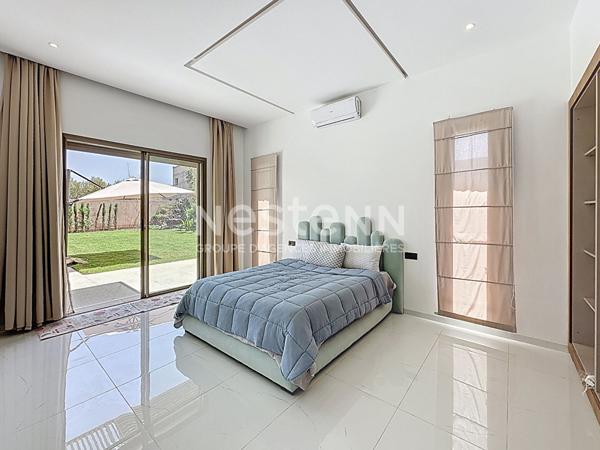 Villa d'architecte moderne de 4 suites route de l'Ourika sur terrain de 1000m2