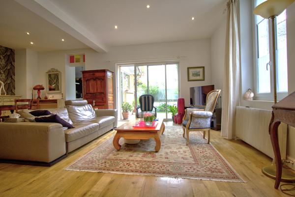 AGEN CENTRE - MAISON DE CHARME AVEC JARDIN ET GRAND GARAGE QUARTIER PREFECTURE