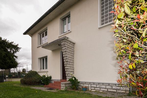 Pau - Immeuble de rapport - 2 appartements loués - Proche Hôpital et Total Garages et jardin