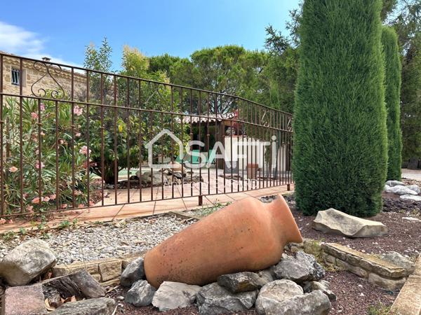 Mas en pierre 320?m² avec piscine, gîte et vue sur vignobles