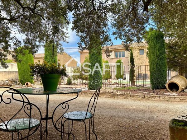 Mas en pierre 320?m² avec piscine, gîte et vue sur vignobles