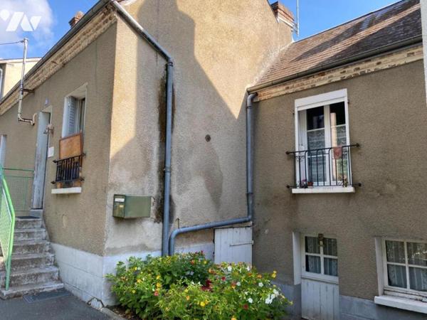 MAISON DE VILLE - A VENDRE - BESSE SUR BRAYE (72310)
