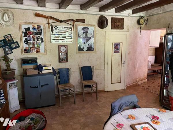 MAISON DE VILLE - A VENDRE - BESSE SUR BRAYE (72310)